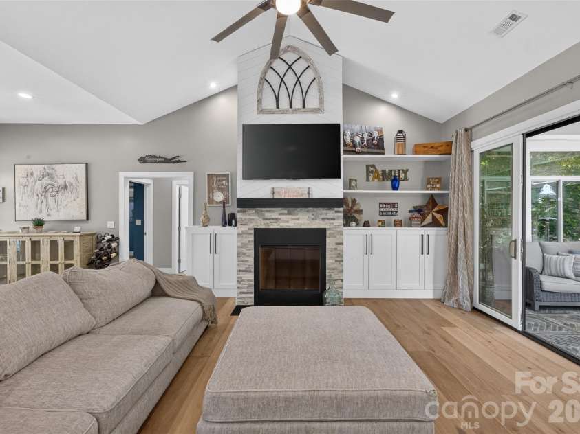 7342 Milan Drive, Huntersville, NC 28078.  MLS# CAR4418830, YatesRealty ID 48780. 