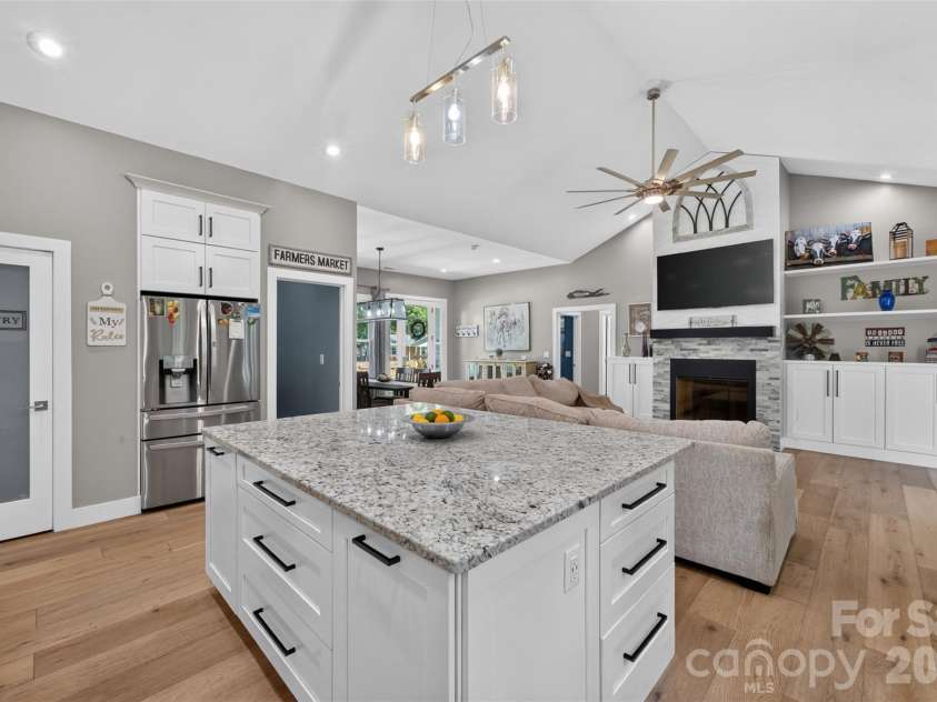 7342 Milan Drive, Huntersville, NC 28078.  MLS# CAR4418830, YatesRealty ID 48780. 