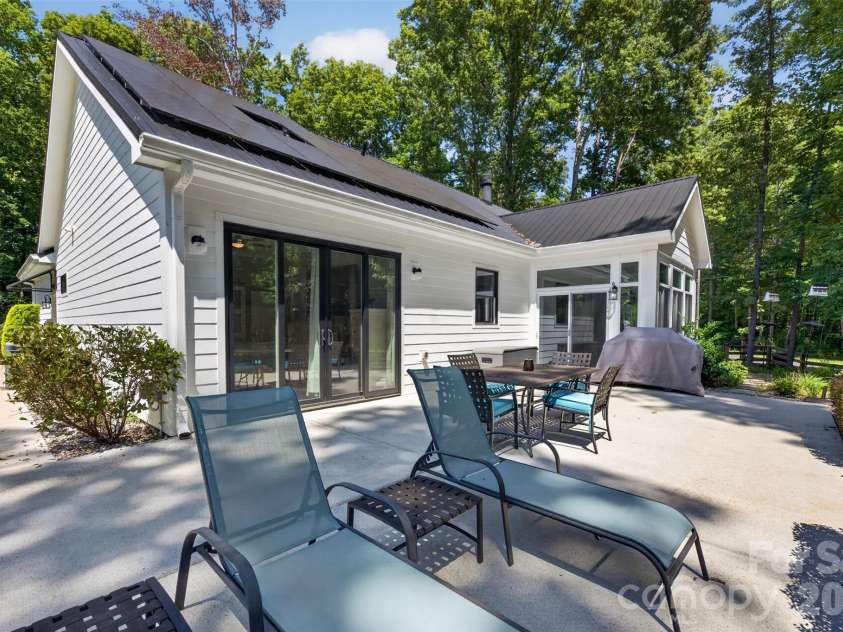 7342 Milan Drive, Huntersville, NC 28078.  MLS# CAR4418830, YatesRealty ID 48780. 
