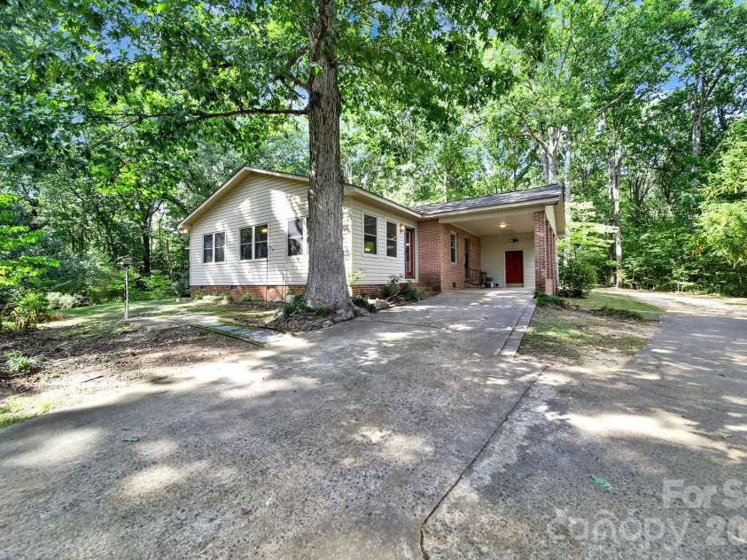 1950 Daisy Couch Road, Lancaster, SC 29058.  MLS# CAR4418884, YatesRealty ID 48782. 