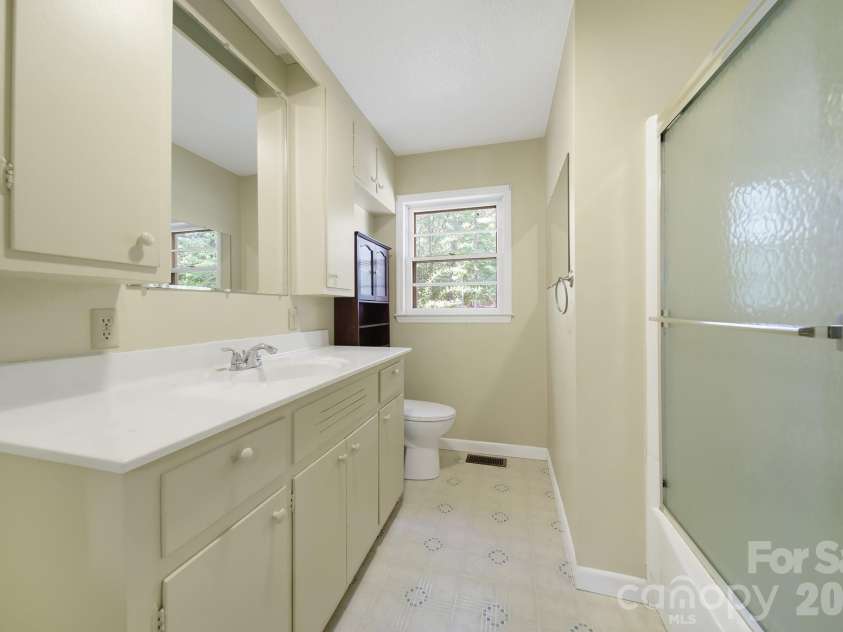 1950 Daisy Couch Road, Lancaster, SC 29058.  MLS# CAR4418884, YatesRealty ID 48782. 