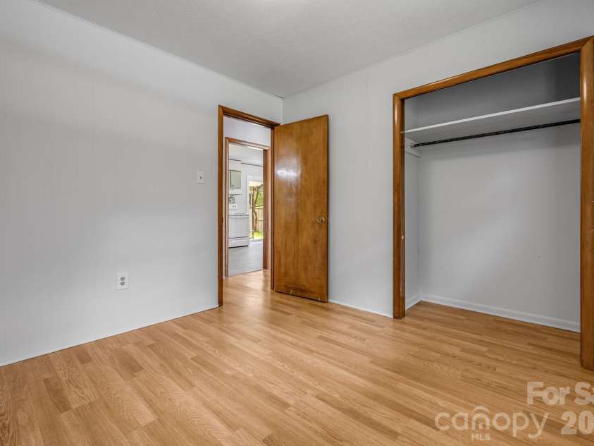 25 Hickory Tree Road, Asheville, NC 28805.  MLS# CAR4418920, YatesRealty ID 48783. Bedroom