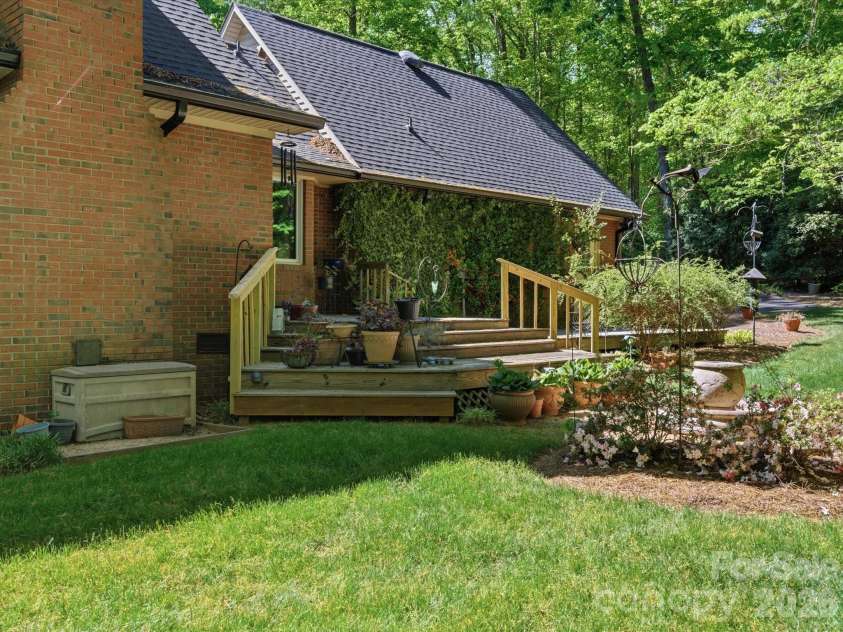 8407 Pompano Road, Harrisburg, NC 28075.  MLS# CAR4417863, YatesRealty ID 48784. 