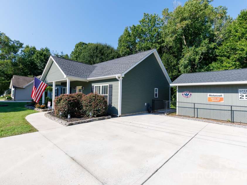 119 Fairmont Street, Clover, SC 29710.  MLS# CAR4418451, YatesRealty ID 48785. 