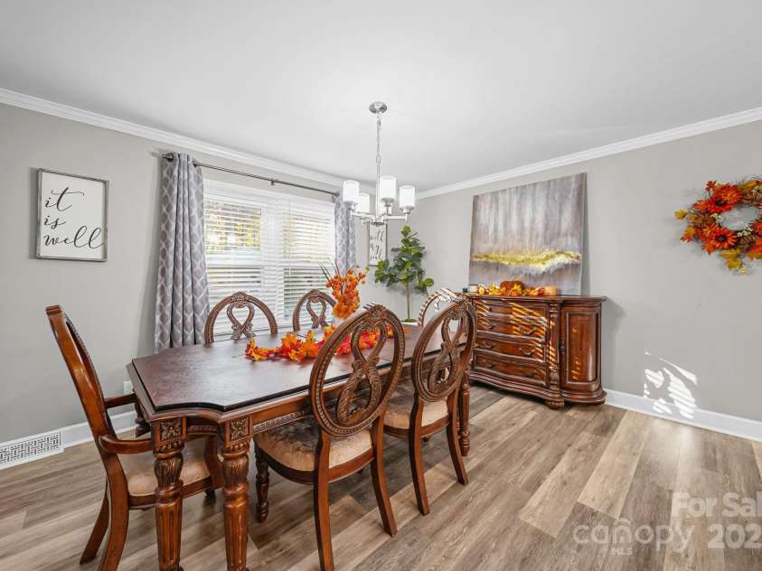 4724 Weddington Matthews Road, Matthews, NC 28104.  MLS# CAR4317216, YatesRealty ID 48786. 