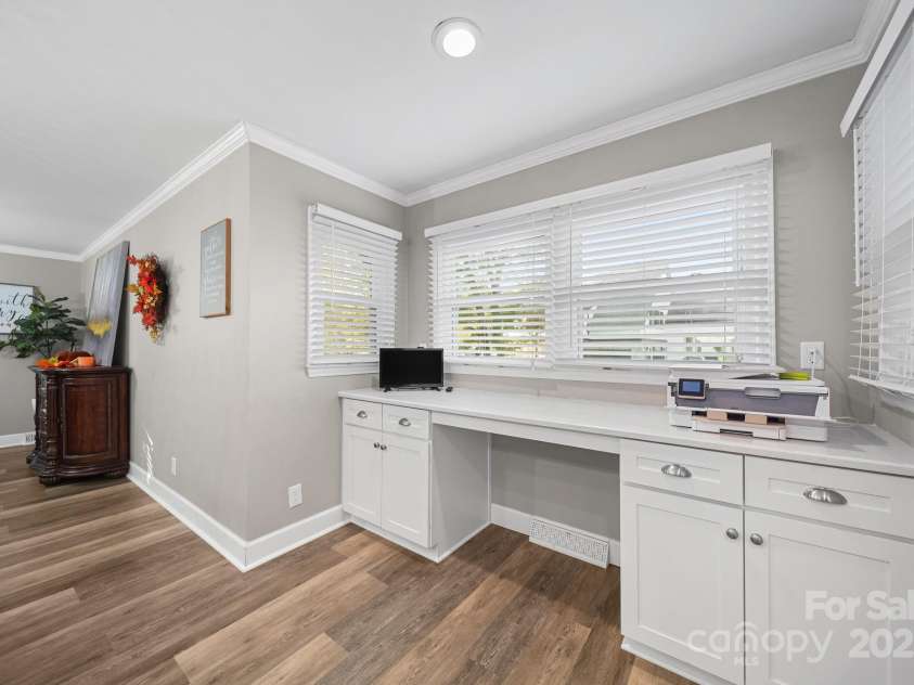 4724 Weddington Matthews Road, Matthews, NC 28104.  MLS# CAR4317216, YatesRealty ID 48786. 