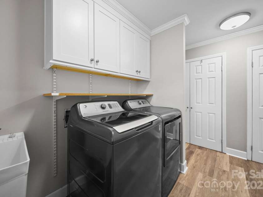 4724 Weddington Matthews Road, Matthews, NC 28104.  MLS# CAR4317216, YatesRealty ID 48786. 