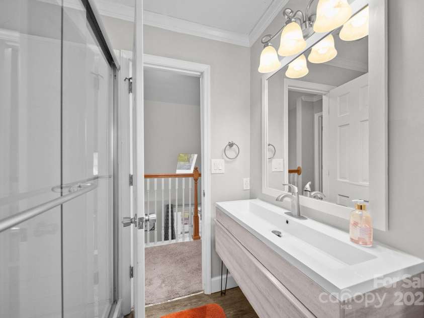 4724 Weddington Matthews Road, Matthews, NC 28104.  MLS# CAR4317216, YatesRealty ID 48786. 