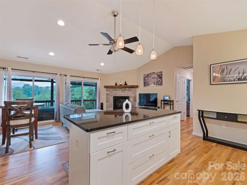 404 Loop Road, Clyde, NC 28721.  MLS# CAR4417771, YatesRealty ID 48787. 