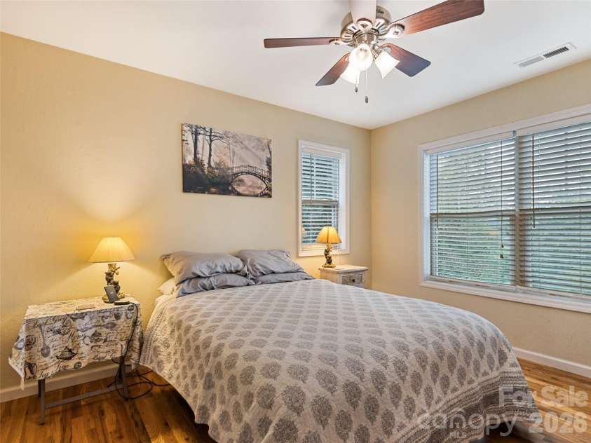 404 Loop Road, Clyde, NC 28721.  MLS# CAR4417771, YatesRealty ID 48787. 