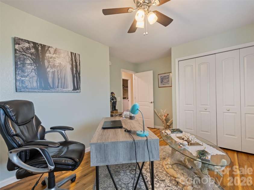 404 Loop Road, Clyde, NC 28721.  MLS# CAR4417771, YatesRealty ID 48787. 
