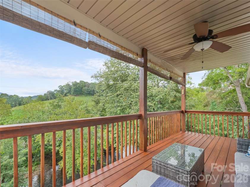 404 Loop Road, Clyde, NC 28721.  MLS# CAR4417771, YatesRealty ID 48787. 