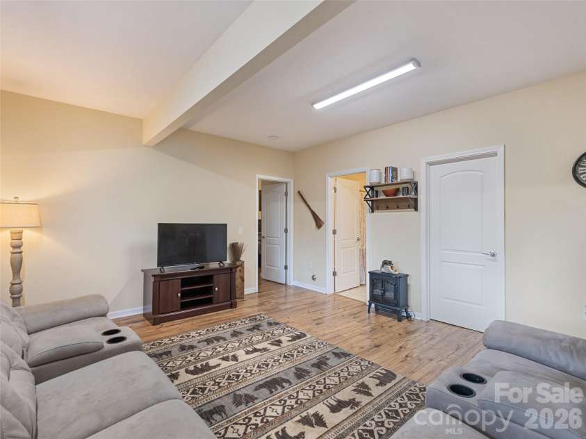 404 Loop Road, Clyde, NC 28721.  MLS# CAR4417771, YatesRealty ID 48787. 