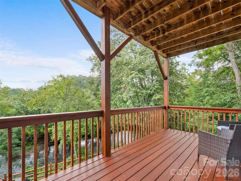 404 Loop Road, Clyde, NC 28721.  MLS# CAR4417771, YatesRealty ID 48787. 