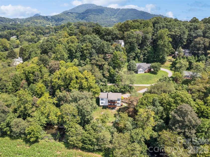 404 Loop Road, Clyde, NC 28721.  MLS# CAR4417771, YatesRealty ID 48787. 