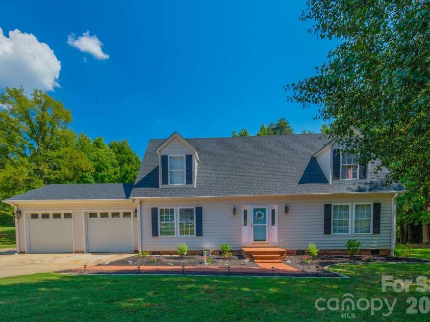 117 Penicillin Point, Troutman, NC 28166.  MLS# CAR4418260, YatesRealty ID 48788. 