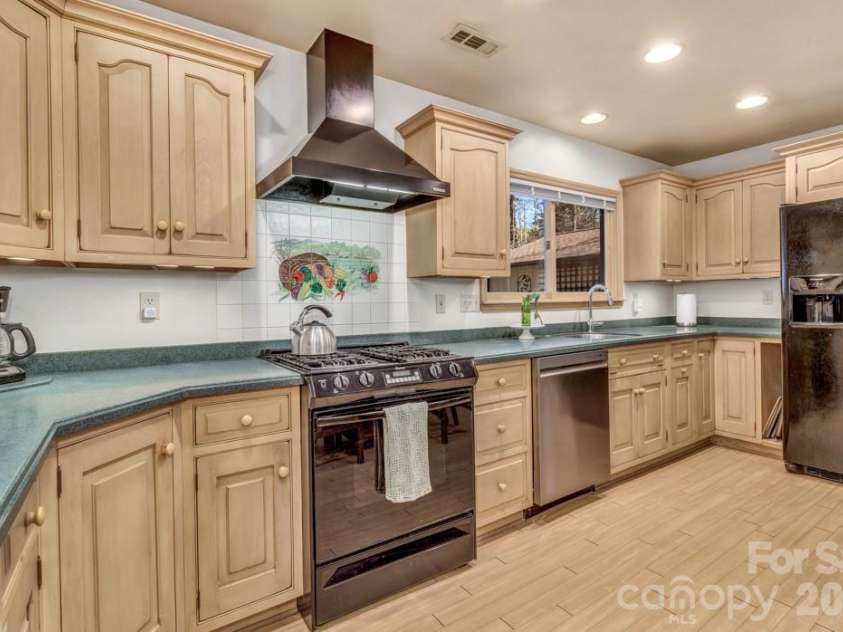 111 Hidden Pond Lane, Asheville, NC 28804.  MLS# CAR4315494, YatesRealty ID 4879. 