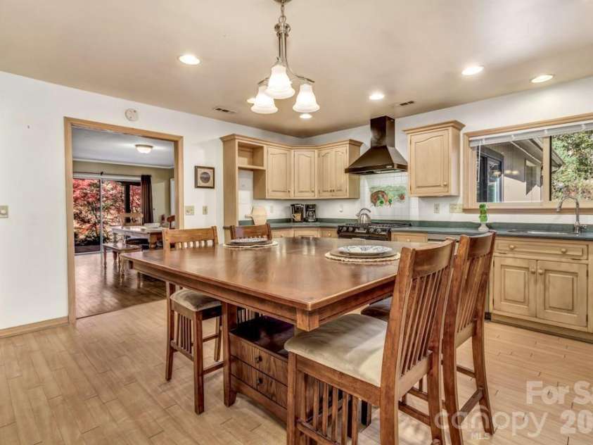 111 Hidden Pond Lane, Asheville, NC 28804.  MLS# CAR4315494, YatesRealty ID 4879. 