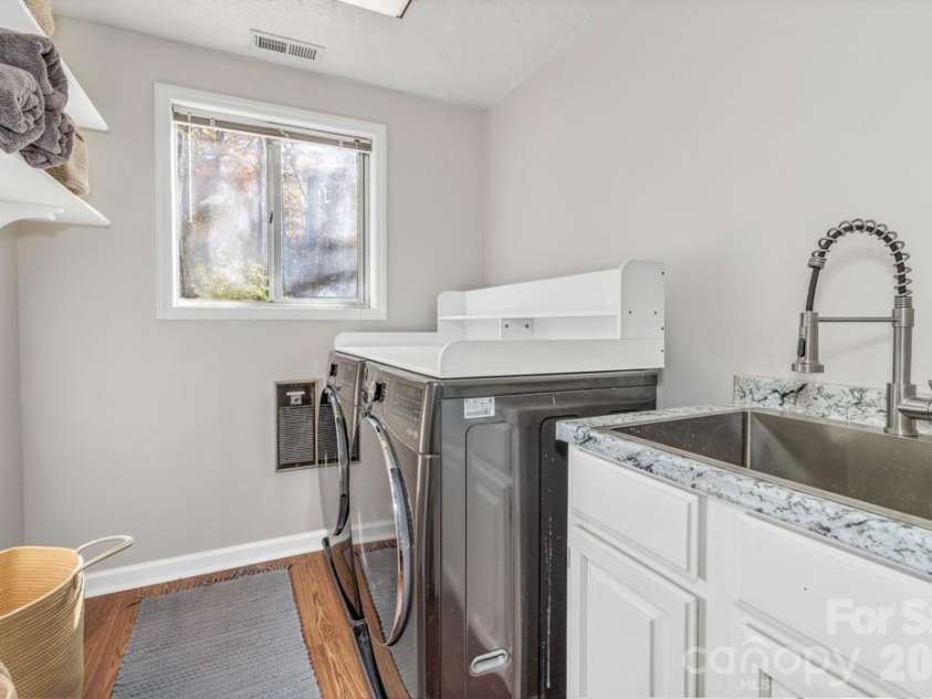 111 Hidden Pond Lane, Asheville, NC 28804.  MLS# CAR4315494, YatesRealty ID 4879. 