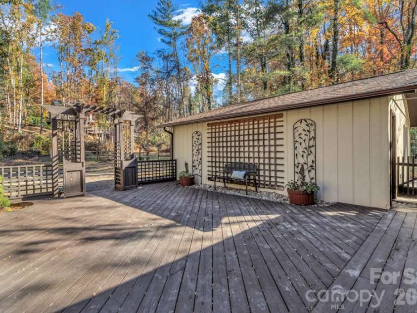 111 Hidden Pond Lane, Asheville, NC 28804.  MLS# CAR4315494, YatesRealty ID 4879. 