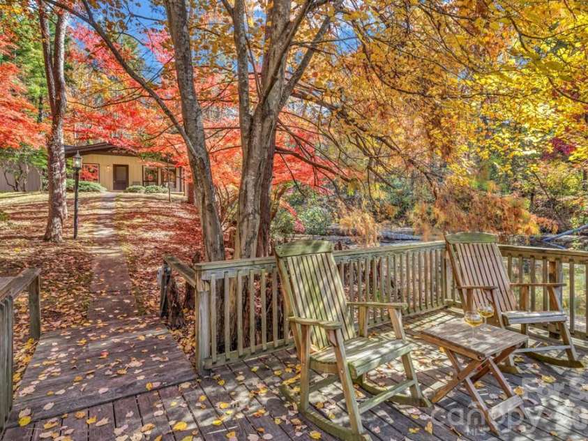 111 Hidden Pond Lane, Asheville, NC 28804.  MLS# CAR4315494, YatesRealty ID 4879. 