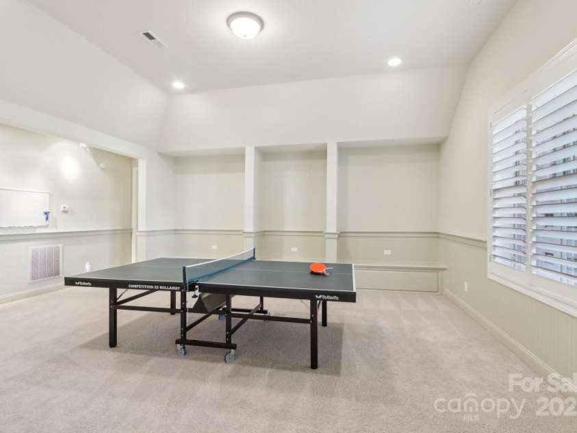 1322 Shinnecock Lane, Fort Mill, SC 29707.  MLS# CAR4239031, YatesRealty ID 4879. Recessed shadow boxes ideal to hang artwork & memorabilia. Built-in storage bench w/ seating areas.