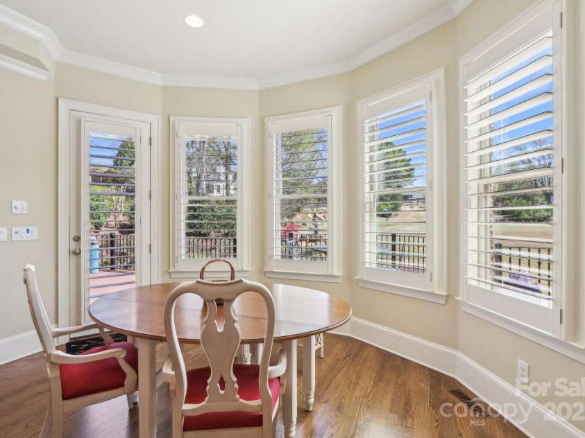 1322 Shinnecock Lane, Fort Mill, SC 29707.  MLS# CAR4239031, YatesRealty ID 4879. Sun filled breakfast room overlooking golf course off kitchen & great room.
