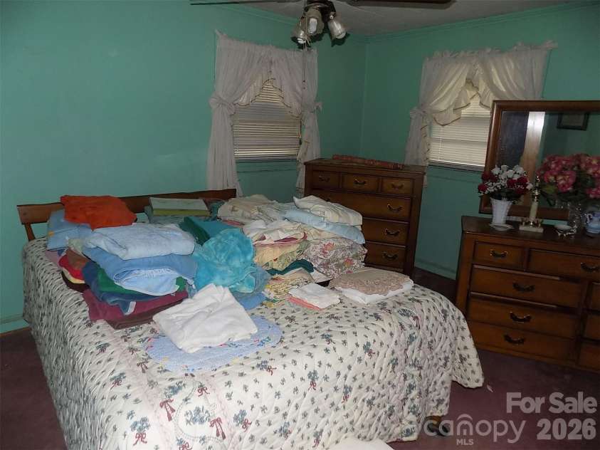 2605 Lowell Road, Gastonia, NC 28054.  MLS# CAR4358349, YatesRealty ID 4879. BEDROOM