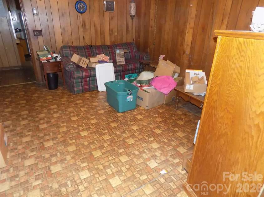 2605 Lowell Road, Gastonia, NC 28054.  MLS# CAR4358349, YatesRealty ID 4879. DEN