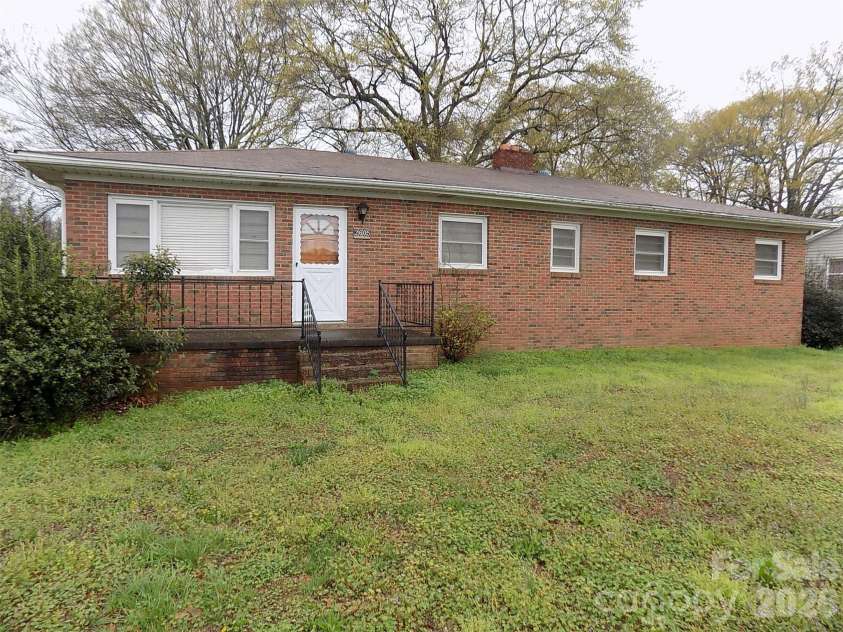 2605 Lowell Road, Gastonia, NC 28054.  MLS# CAR4358349, YatesRealty ID 4879. FRONT
