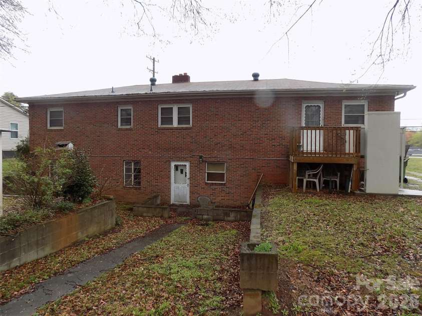 2605 Lowell Road, Gastonia, NC 28054.  MLS# CAR4358349, YatesRealty ID 4879. REAR