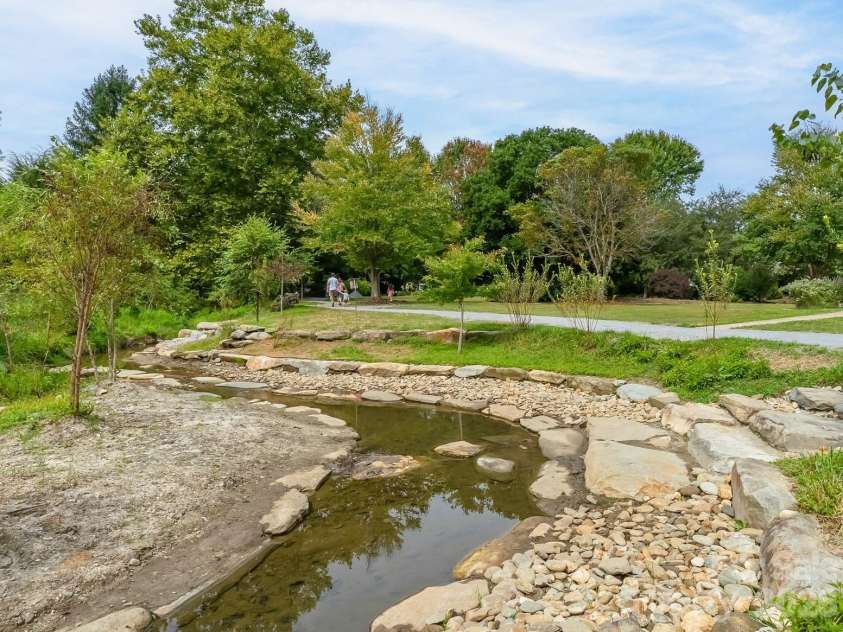 33 Lake Drive, Laurel Park, NC 28739.  MLS# CAR4414312, YatesRealty ID 48791. 