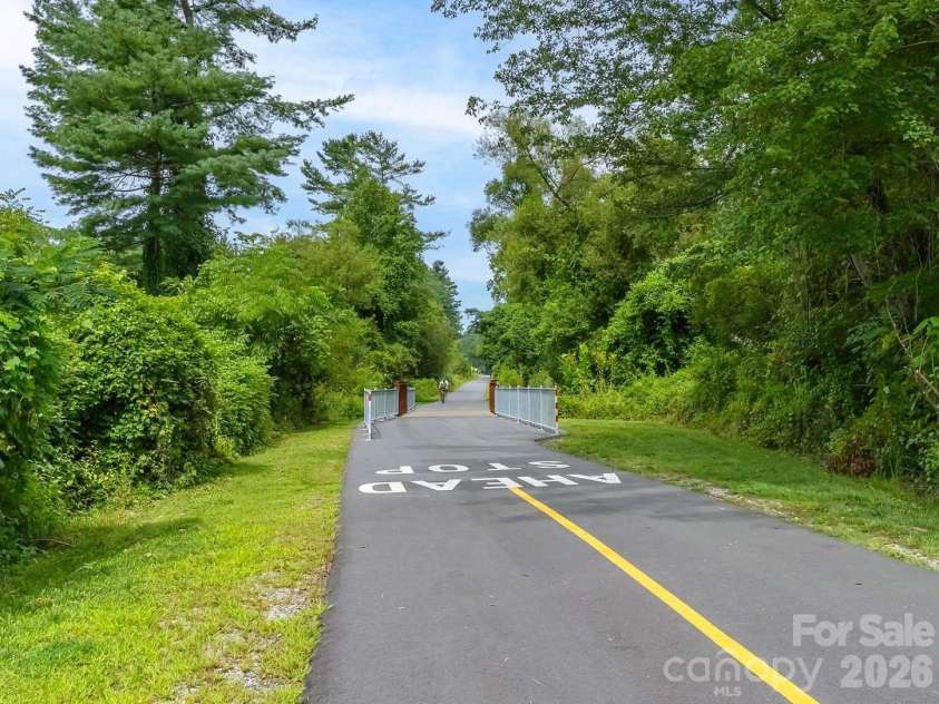 33 Lake Drive, Laurel Park, NC 28739.  MLS# CAR4414312, YatesRealty ID 48791. 