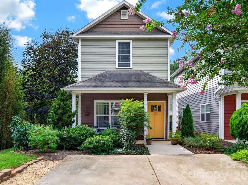 27 Mill Creek Loop, Asheville, NC 28806.  MLS# CAR4413270, YatesRealty ID 48792. 