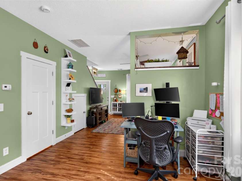 27 Mill Creek Loop, Asheville, NC 28806.  MLS# CAR4413270, YatesRealty ID 48792. 