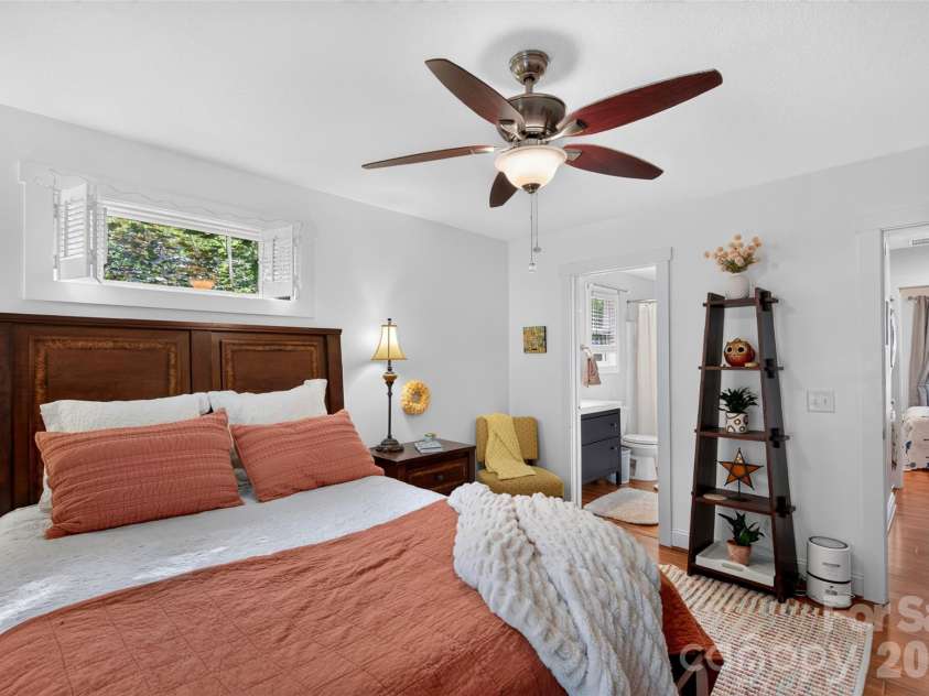 27 Mill Creek Loop, Asheville, NC 28806.  MLS# CAR4413270, YatesRealty ID 48792. 