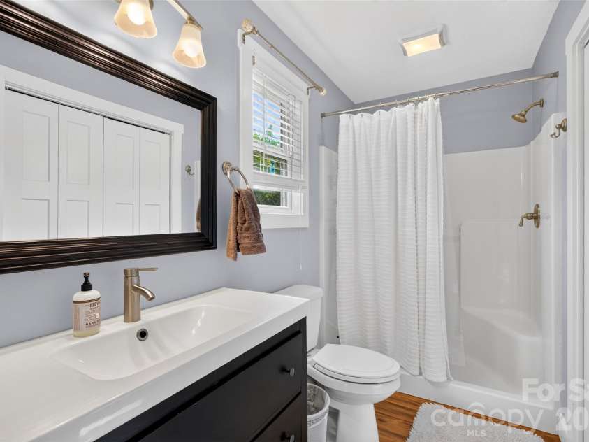 27 Mill Creek Loop, Asheville, NC 28806.  MLS# CAR4413270, YatesRealty ID 48792. 