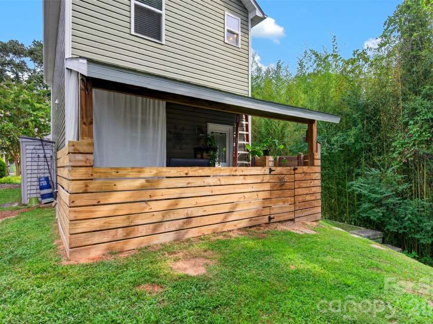 27 Mill Creek Loop, Asheville, NC 28806.  MLS# CAR4413270, YatesRealty ID 48792. 