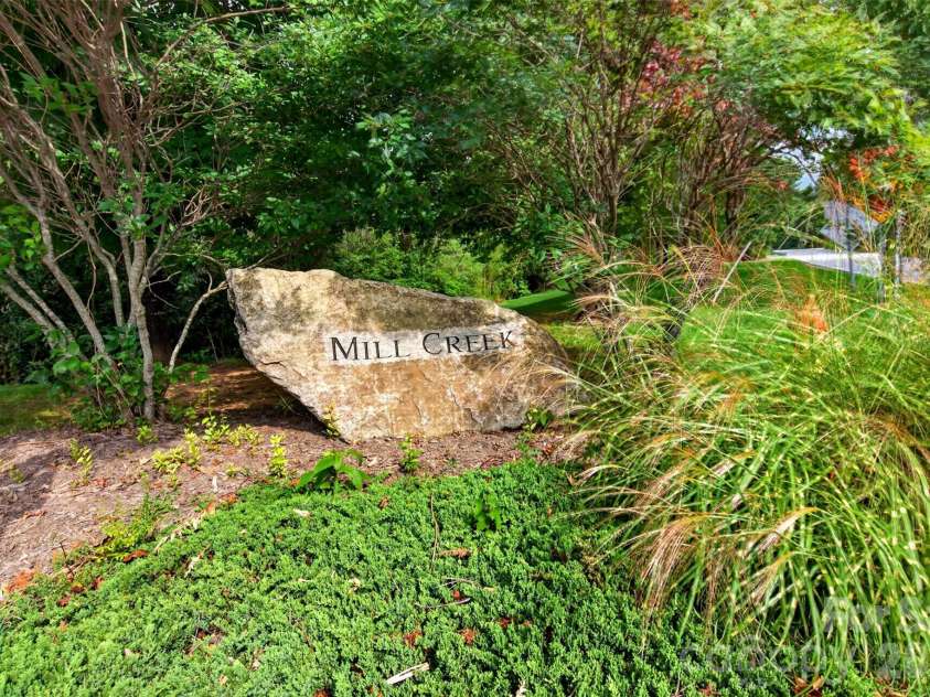 27 Mill Creek Loop, Asheville, NC 28806.  MLS# CAR4413270, YatesRealty ID 48792. 