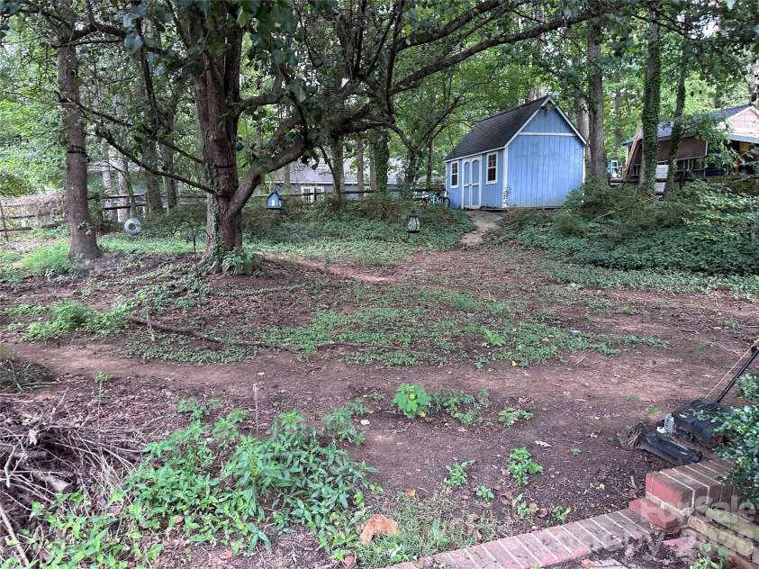2825 Allenton Trails Lane, Charlotte, NC 28212.  MLS# CAR4415001, YatesRealty ID 48793. 
