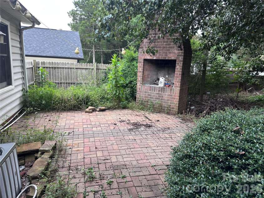2825 Allenton Trails Lane, Charlotte, NC 28212.  MLS# CAR4415001, YatesRealty ID 48793. 
