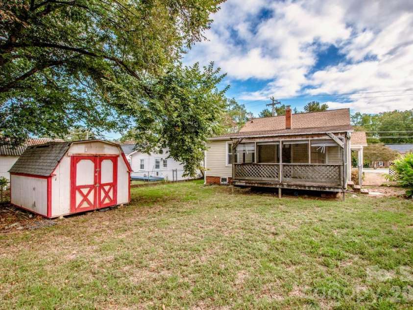 19641 S Main Street, Cornelius, NC 28031.  MLS# CAR4415257, YatesRealty ID 48794. 