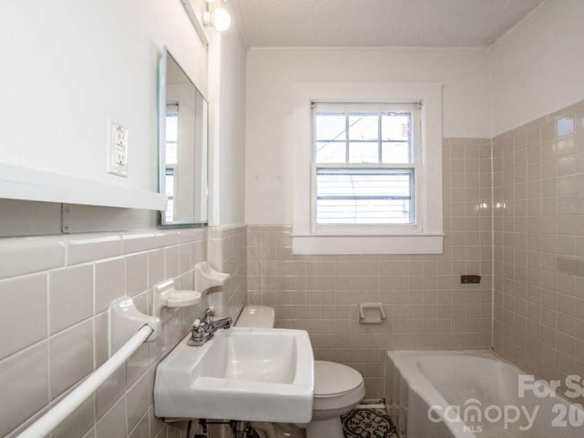 19641 S Main Street, Cornelius, NC 28031.  MLS# CAR4415257, YatesRealty ID 48794. 