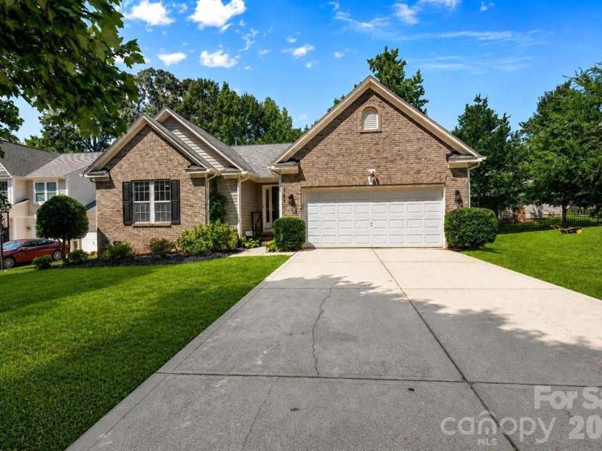7220 Meyer Road, Fort Mill, SC 29715.  MLS# CAR4402417, YatesRealty ID 48798. 
