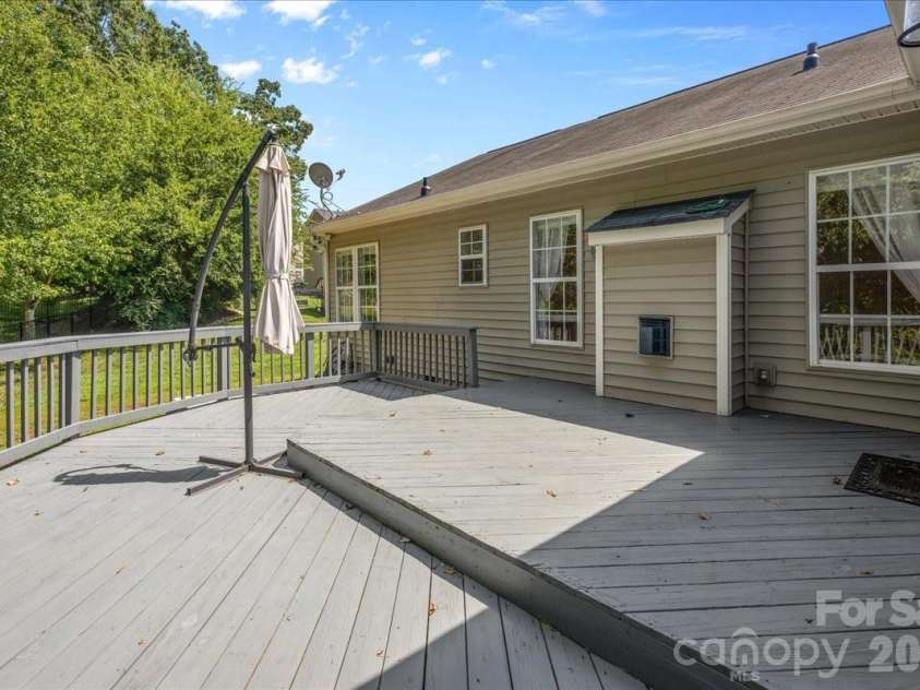 7220 Meyer Road, Fort Mill, SC 29715.  MLS# CAR4402417, YatesRealty ID 48798. 