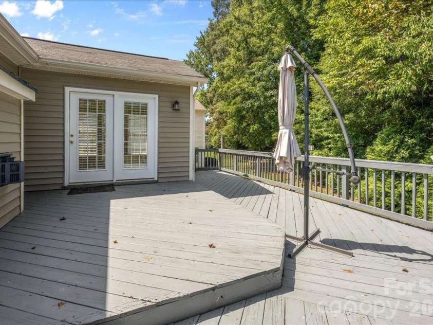 7220 Meyer Road, Fort Mill, SC 29715.  MLS# CAR4402417, YatesRealty ID 48798. 