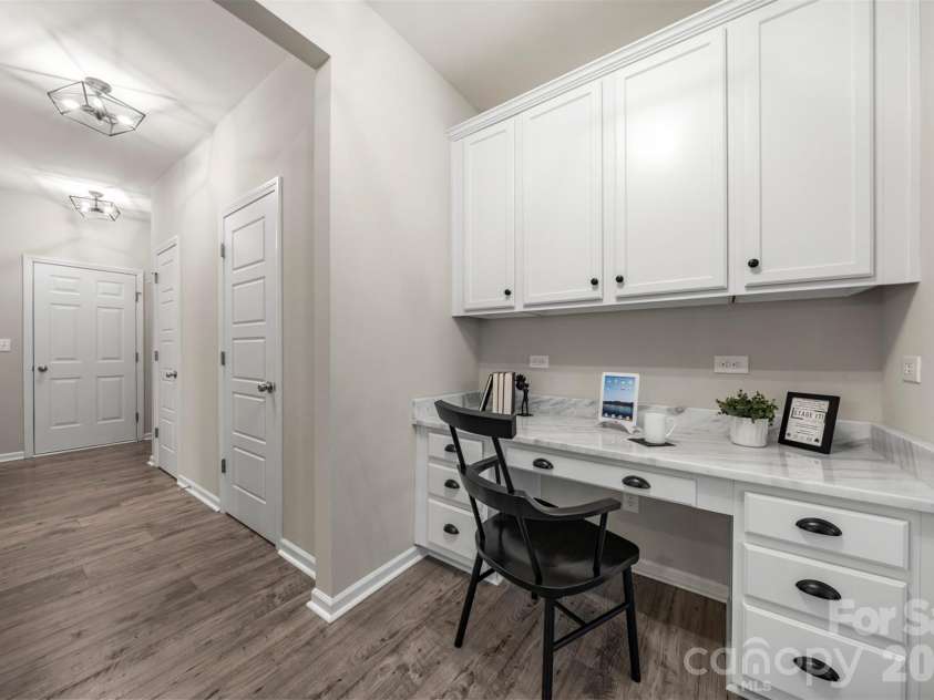 1115 Streamside Lane, York, SC 29745.  MLS# CAR4406865, YatesRealty ID 48799. Desk Nook