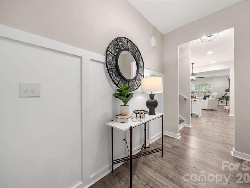 1115 Streamside Lane, York, SC 29745.  MLS# CAR4406865, YatesRealty ID 48799. Foyer