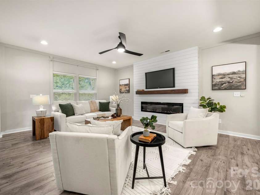 1115 Streamside Lane, York, SC 29745.  MLS# CAR4406865, YatesRealty ID 48799. Living Room