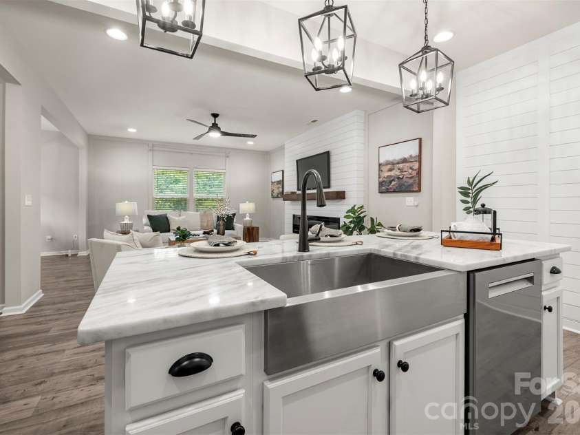 1115 Streamside Lane, York, SC 29745.  MLS# CAR4406865, YatesRealty ID 48799. Open Kitchen into living room